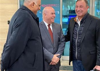 وفد رسمي من وزارة الرياضة يستقبل بعثة الأهلي في مطار القاهرة