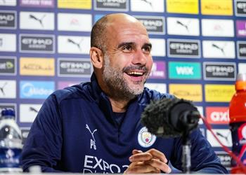 جوارديولا ينتقد رابطة البريميرليج بسبب التبديلات الخمس وي صر ح لست شرطي ا مع اللاعبين