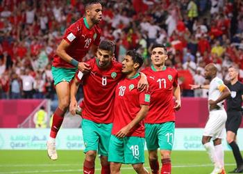 تقارير برشلونة يعرض صفقة تبادلية لضم ظهير المغرب من أياكس