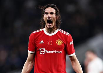 تقارير كافاني ينتظر تحرك ا رسمي ا من برشلونة لضمه في يناير