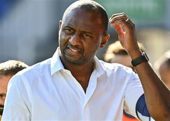 قبل مباراة توتنهام كريستال بالاس ي علن إصابة باتريك فييرا بـ كورونا