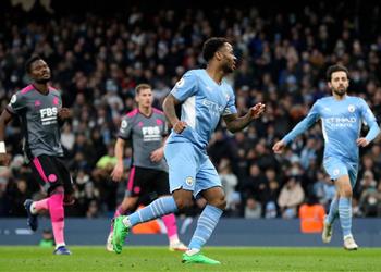 ستيرلينج جوارديولا حذرنا بين الشوطين رغم التقدم برباعية أمام ليستر سيتي