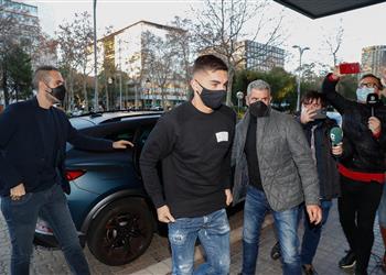 فيران توريس يجتاز الكشف الطبي في برشلونة والإعلان الرسمي خلال ساعات