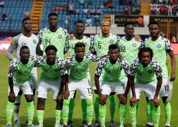 مدرب نيجيريا مواجهة مصر صعبة وسنقاتل للفوز