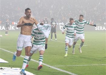 فيديو كوكا البديل يقود كونيا سبور لفوز قاتل على بشكتاش في الدوري التركي