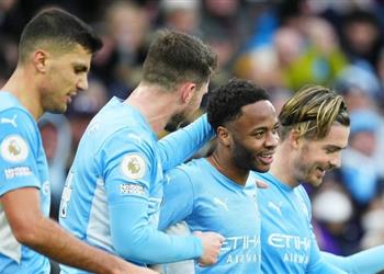 بعد اهتمام برشلونة مانشستر سيتي يحسم موقفه من بيع مدافعه