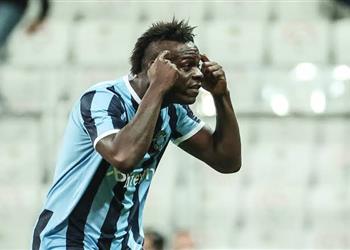 جالطة سراي يفكر في بالوتيلي لتعويض غياب مصطفى محمد