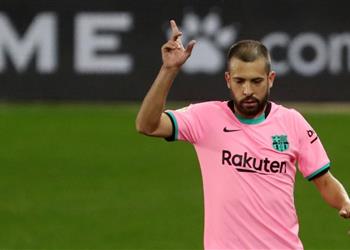 برشلونة يسعى لمنافسة ريال مدريد على ضم بديل جوردي ألبا