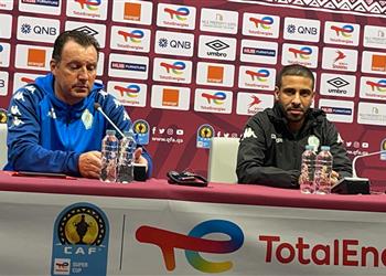 بعد الخسارة من الأهلي الرجاء يستقر على إقالة مدربه بسبب أزمة مع اللاعبين