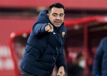 تشافي برشلونة فقد 17 لاعب ا ويبدو أن ثنائي الفريق تعافيا من كورونا