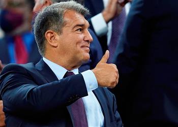 لابورتا يرد على أنباء ضم هالاند إلى برشلونة