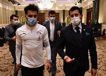 صور محمد صلاح وكيروش يقدمان وعد ا لوزير الرياضة قبل انطلاق أمم إفريقيا