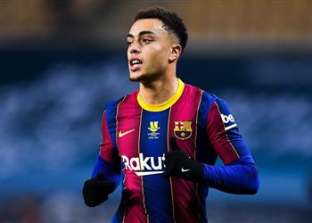 سبورت تشيلسي يسعى لضم ديست من برشلونة