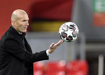 مساعد زيدان يكشف مدى إمكانية تدريبه لـ باريس سان جيرمان