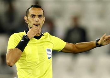 مصطفى غربال حكم ا لمباراة الكاميرون وبوركينا فاسو في افتتاح كأس أمم إفريقيا