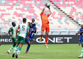 منافس مصر نيجيريا تهزم فريق كاميروني قبل أمم إفريقيا والمدرب يحدد نقطة الضعف