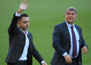 سكاي برشلونة يقترب من تحصين موهبته بعقد جديد