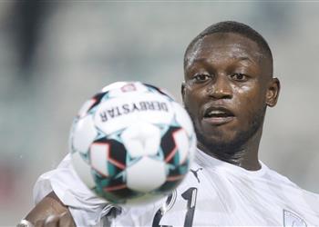 فيديو سقوط مرعب للاعب الوكرة يتسبب في إيقاف مباراة بالدوري القطري ونقله للمستشفى