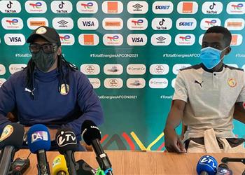 مدرب السنغال الوضع عندنا صعب للغاية قبل مواجهة زيمبابوي