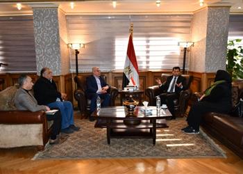 وزير الرياضة يستقبل أسرة الراحل أدهم السلحدار في حضور شوبير