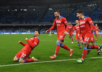 فيديو نابولي يفوز بصعوبة على سامبدوريا وأتالانتا يكتسح أودينيزي بسداسية في الدوري الإيطالي