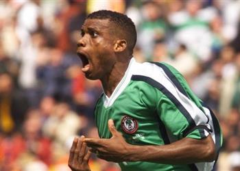 أسطورة نيجيريا يرشح 3 منتخبات للمنافسة على لقب كأس أمم إفريقيا ويستبعد مصر