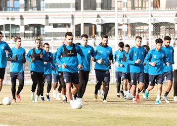 لاعبو الزمالك ينظمون ممر ا شرفي ا لـ عبد الشافي وعبد الله جمعة