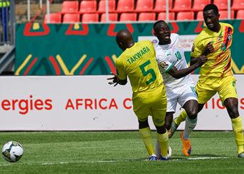 ماني الطقس الحار سبب أداء السنغال السيء أمام زيمبابوي