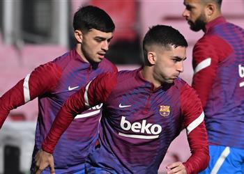 برشلونة يعلن تعافي فيران توريس وبيدري من كورونا