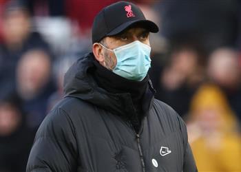 ذا أثلتيك خداع في حالات كورونا ليفربول يواجه عقوبة محتملة بعد تأجيل مباراة آرسنال