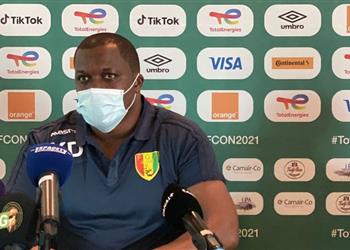 مدرب غينيا يشعل الأجواء قبل مواجهة السنغال لسنا مفضلين للتحكيم مثلهم