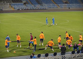 برشلونة يصدر بيان ا رسمي ا بشأن خماسي الفريق قبل السوبر الإسباني أمام ريال مدريد