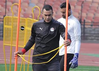 الحضري يعود لقيادة تدريب حراس منتخب مصر استعداد ا لمباراة غينيا بيساو
