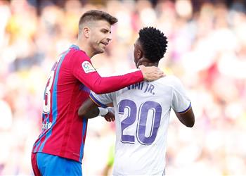 بيكيه قبل السوبر الإسباني برشلونة قادر على إيذاء ريال مدريد