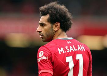 تشارلي أوستن يثير قلق ليفربول عليكم تجديد عقد محمد صلاح قبل الصيف