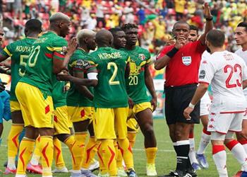 تونس ليست الأولى مسيرة مليئة بالفضائح لـ سيكازوي أبرزها مباراة مصر والكاميرون