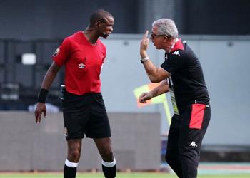 عصام عبد الفتاح يوضح سبب قرارات سيكازوي المثيرة للجدل في مباراة تونس ومالي