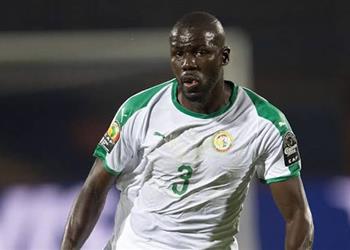 كوليبالي يهدد بالرحيل عن أمم إفريقيا بسبب تعنت أطباء كاف