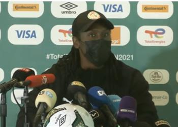 مدرب السنغال يرد على مدرب غينيا سأعيره نظارتي الكبيرة ومواجهتهم بمثابة ديربي