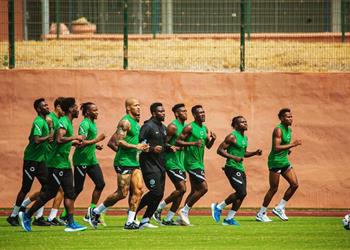 قائد نيجيريا مواجهة السودان مختلفة عن مصر وأسلوبنا الدفاعي نجح أمام الفراعنة