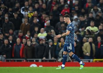 فيديو طرد تشاكا في مباراة ليفربول وآرسنال بكأس كاراباو