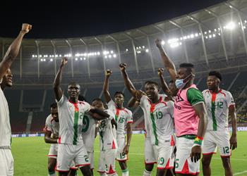 فيديو بوركينا فاسو تهزم الرأس الأخضر بهدف وتتنزع وصافة المجموعة في أمم إفريقيا