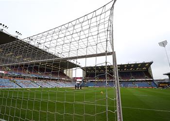 رسمي ا تأجيل مباراة بيرنلي وليستر سيتي في الدوري الإنجليزي بسبب كورونا