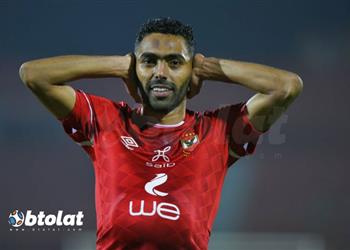 حسين الشحات يوضح حقيقة طلبه المساواة مع الشناوي وموقف الأهلي من رحيله