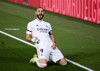 فرانس فوتبول تختار بنزيما الأفضل في فرنسا 2021 ومهاجم ريال مدريد يعلق