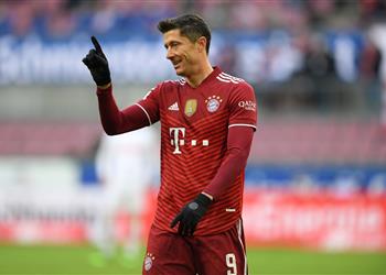 هاتريك ليفاندوفسكي يقود بايرن ميونخ لاكتساح كولن في الدوري الألماني