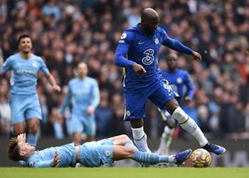 ميرور لوكاكو افتقد الثقة أمام مانشستر سيتي