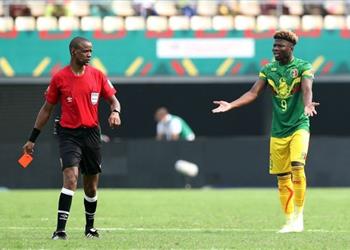 بيان رسمي كاف يؤيد قرار سيكازوي في مباراة تونس ومالي