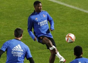 ريال مدريد يستعيد ألابا ويفقد جناح الفريق قبل مباراة أتلتيك بلباو في السوبر الإسباني