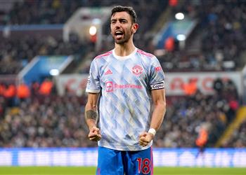 برونو فرنانديز يتفوق على رونالدو وبيكهام بهدفيه أمام أستون فيلا